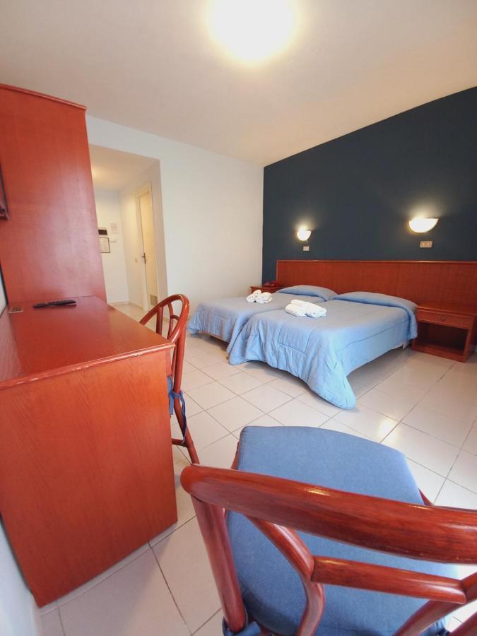 Hotel River Park 3*
