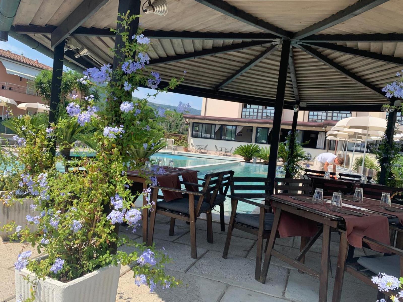 River Park Hotel 3*