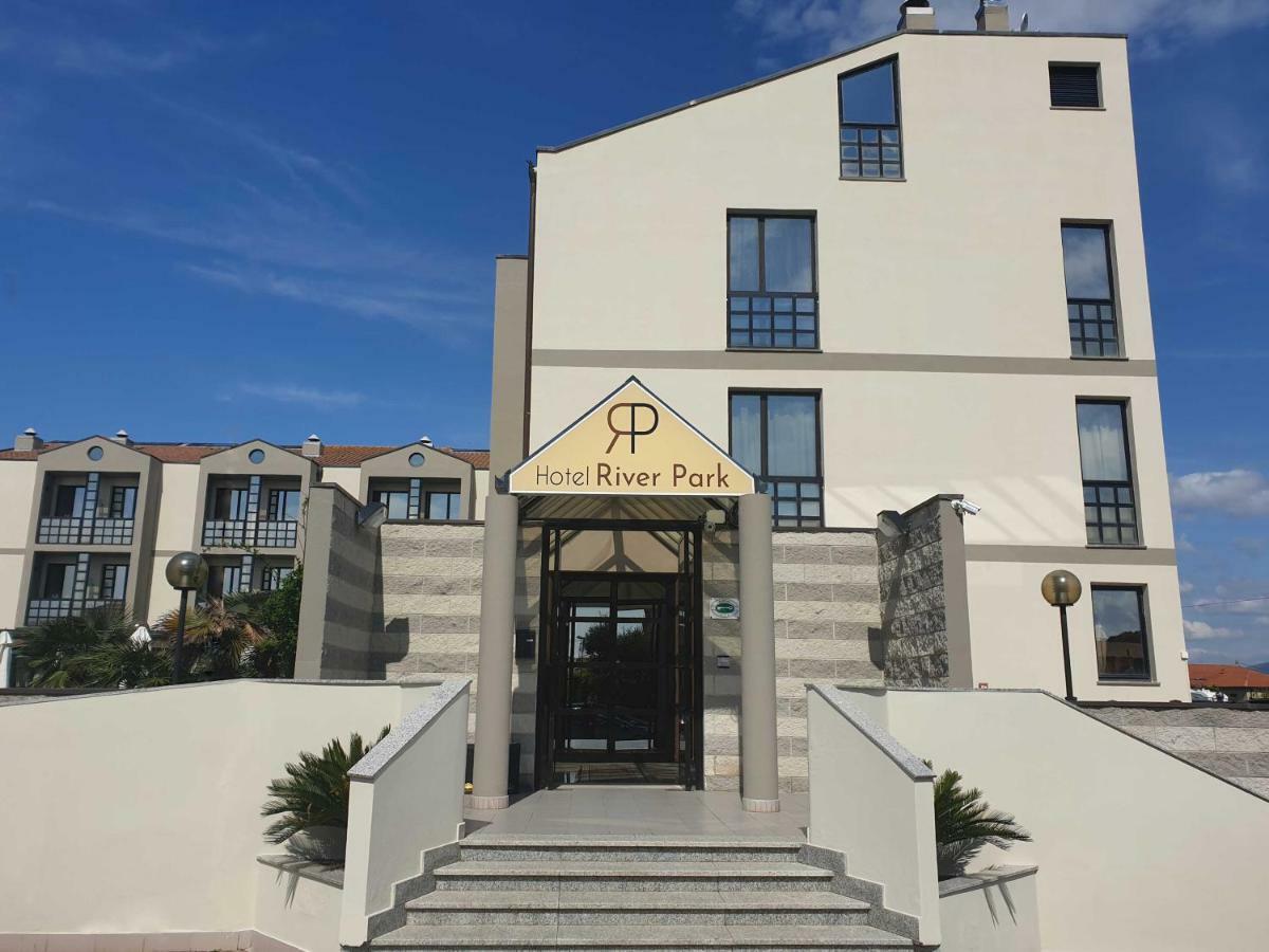 Hotel River Park