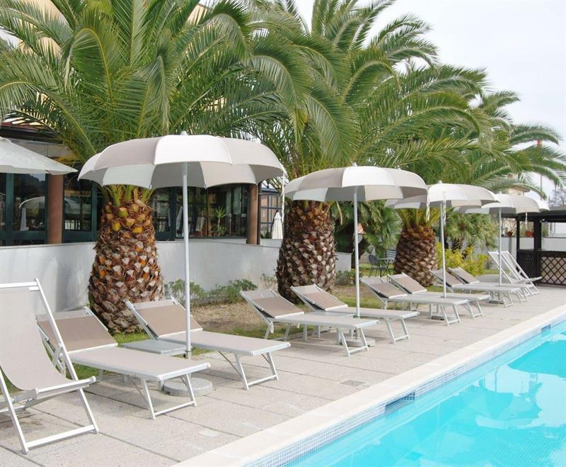 Hotel River Park 3*